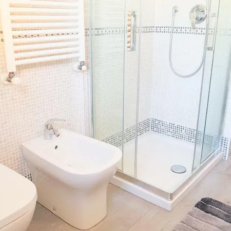 Apartamento Nuovo In Centro Con Posto Auto Incluso Aosta